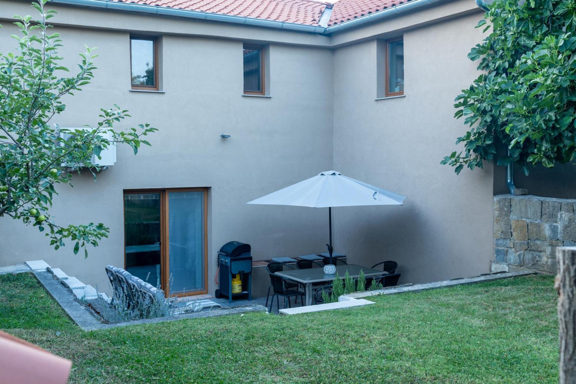 205 Dekani Exterior photo